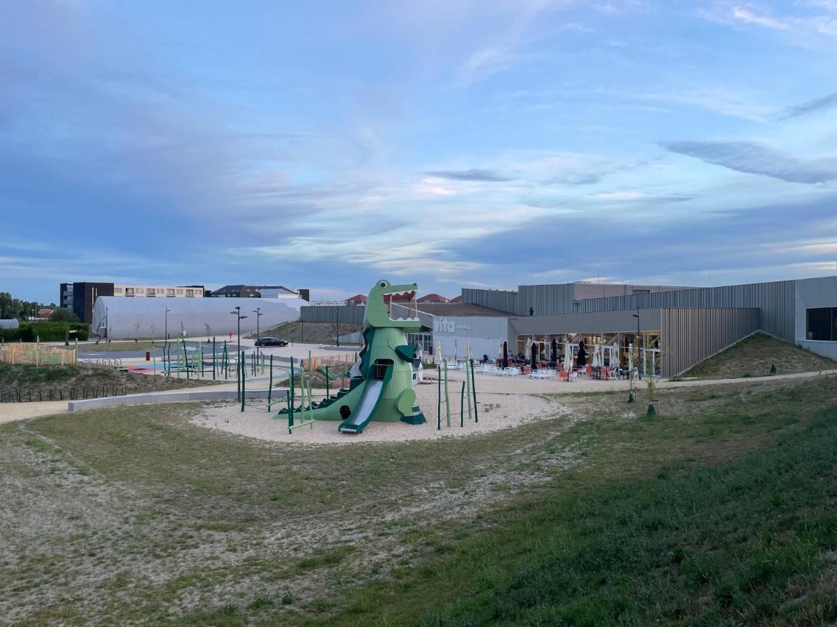Hotel Acropolis " Op Het Sportiefste Park Van De Kust " Middelkerke Exteriör bild
