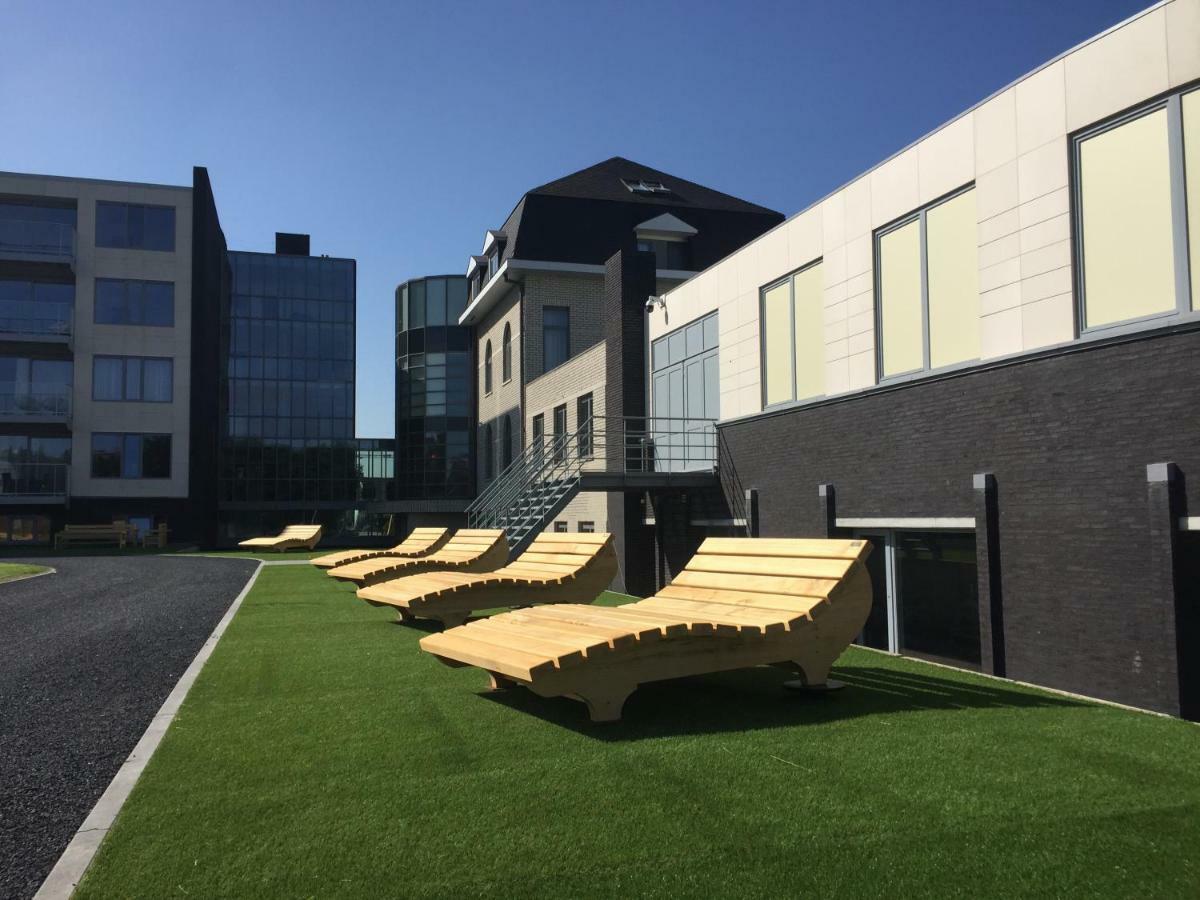 Hotel Acropolis " Op Het Sportiefste Park Van De Kust " Middelkerke Exteriör bild